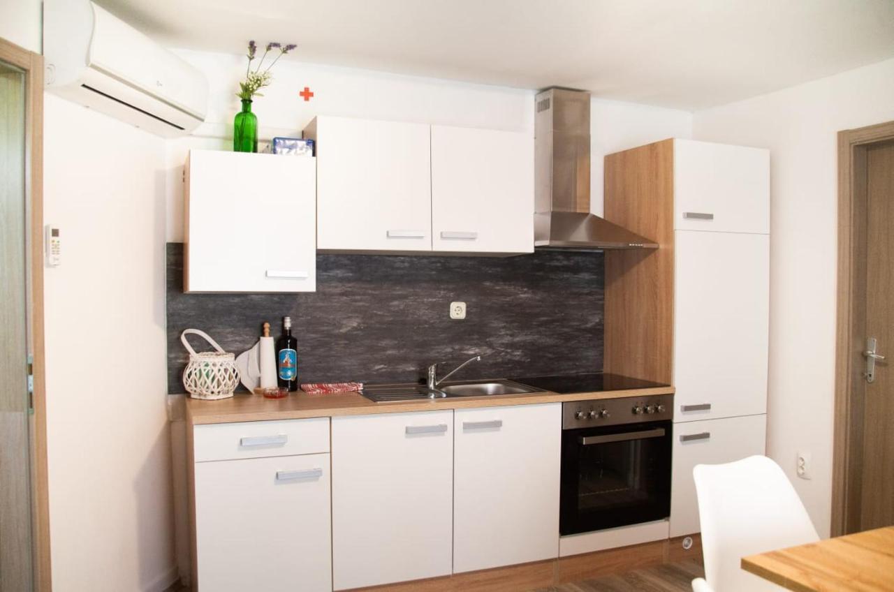 Amber In The Centar Apartment Kastela Luaran gambar